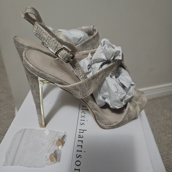 NWT Alexis Harrison Tan Heeled Sandals Size 9 - Picture 10 of 11